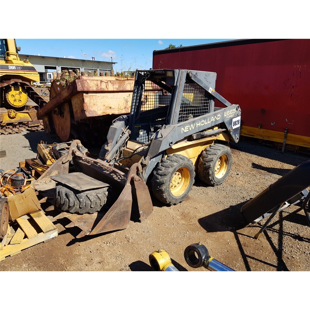 1995 NEW HOLLAND LX665 870364 Tilly’s Crawler Parts