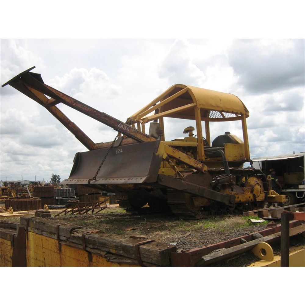 Contact Tilly's Crawler Parts Australia for all of our earthmoving and machinery needs.